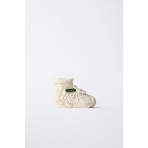 EMBROIDERED BOOTIES