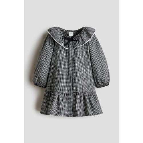 DRESS WITH COLLAR