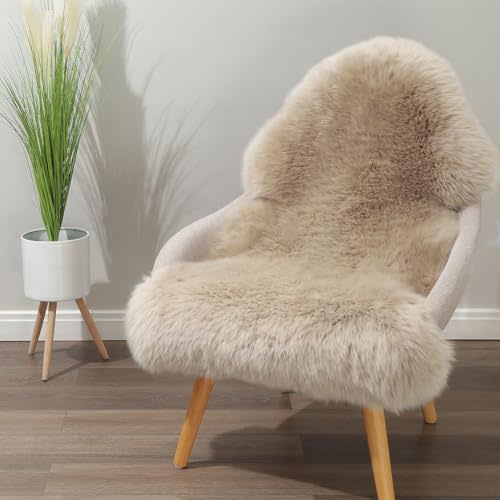 IRIWOOL Premium Genuine Fur Sheepskin Rug Real Australia Sheepskin Natural Luxury Fluffy Lambskin Fur Area Rug Seat Covers for Kids Bedroom Sofa Chair Cover (Creamy Gray, Single Pelt/2ft x 3ft)