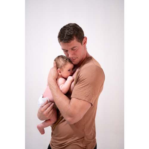 The Cameron Unisex Nursing and Skin to Skin Shirt in Caramel – Lila