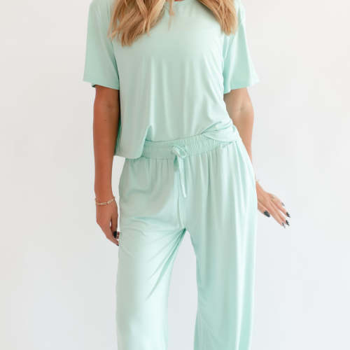 Women's T-Shirt and Pants Set in Seafoam