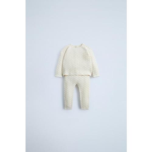 STRUCTURED KNIT COTTON SILK HATDETAILSSTRUCTURED KNIT COTTON SILK SETTEXTURED KNIT BONNET