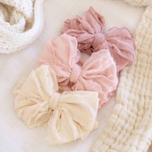 arge Ruffle Knit Bow | Pinks