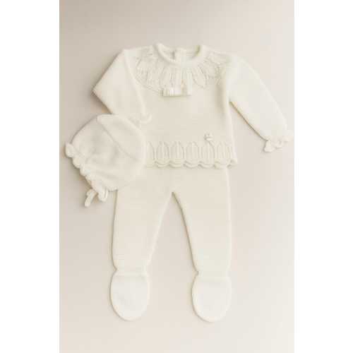 Baby Outfit – White 3-Piece Knit Set with Bonnet | Perfect for Newborn Gift or Baptism | Elegant Baby Clothing