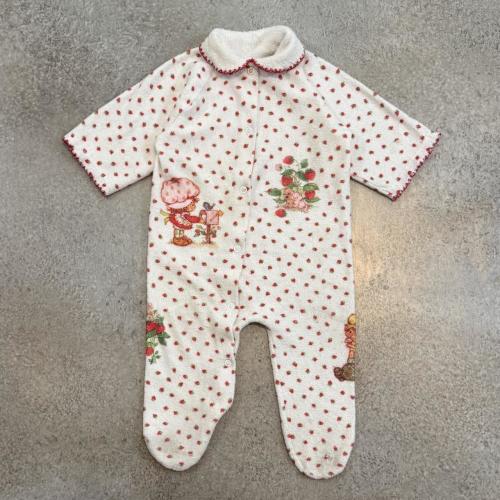 Vintage 80s Strawberry Shortcake Newborn Onesie...