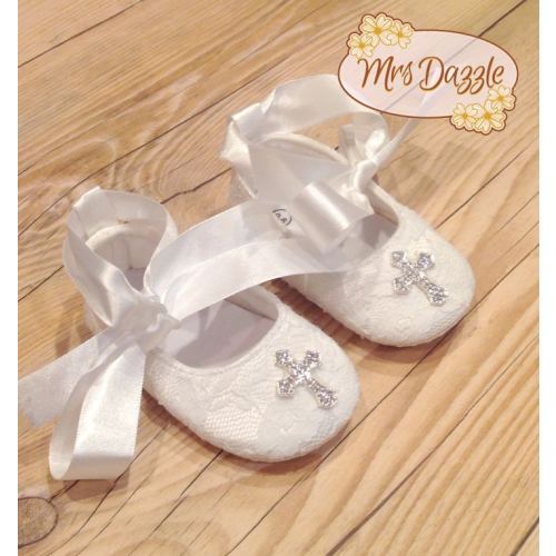White baptism Shoes, baby slippers for baptism dress, goddaughter gifts, soft sole baby shoes, knitted baby booties