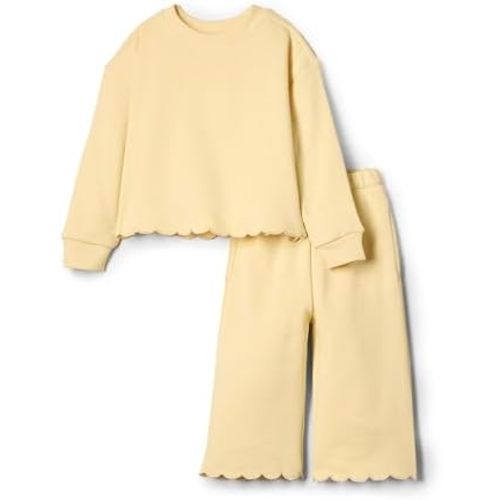 Amazon Essentials x Sofia Grainge Toddlers and Baby Girls' French Terry Sweatshirt Pant and Top Set