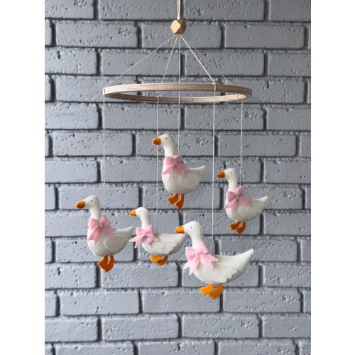 Goose bow baby crib mobile, Farmhouse nursery decor, Neutral baby shower gift, Duck nursery decor, Goose felt mobile