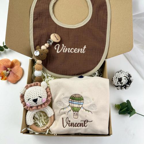 Personalized New Baby Gift Set, Embroidered Custom Name Baby Romper, Hanmade Newborn gift box, Custom Baby Name Set, Baby Shower