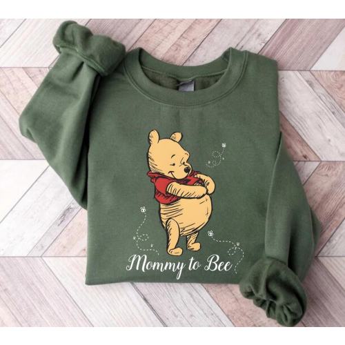Mommy To Bee Sweatshirt, Pooh Mommy Sweatshirt ,Pregnancy Reveal Sweatshirt, New Mom Sweatshirt, New Mom Gift Shirt
