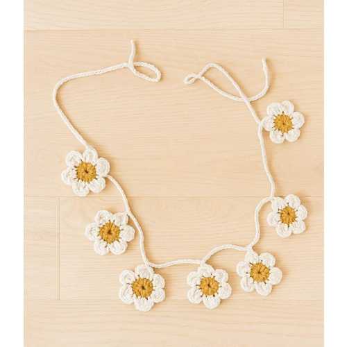 Crocheted Daisy Garland: Boho Floral Nursery Decor, Cotton Yarn Wall Hanging, flower banner