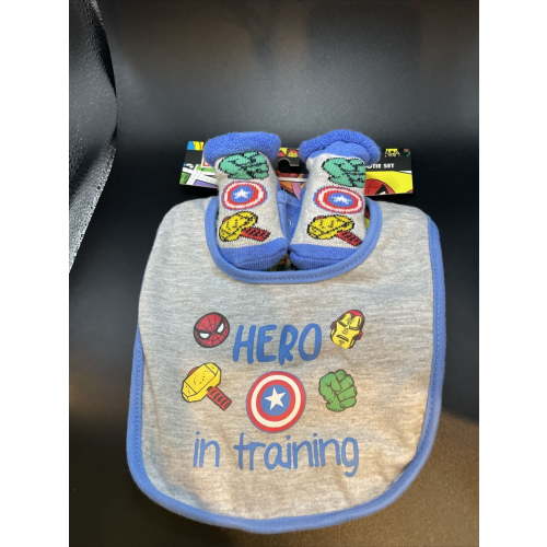 Marvel Baby Boys' Booties and Bib Gift Set - Super Heroes Bootie Sock Set Spiderman Hulk Iron Man