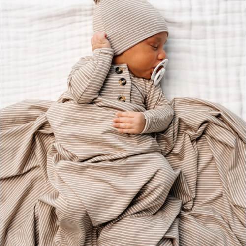 Banks Newborn Hat Bundle (Gown)