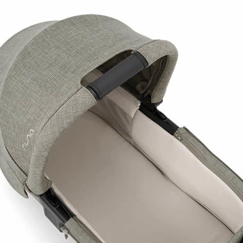 swiv™ & triv™ series bassinet + stand bmw collection