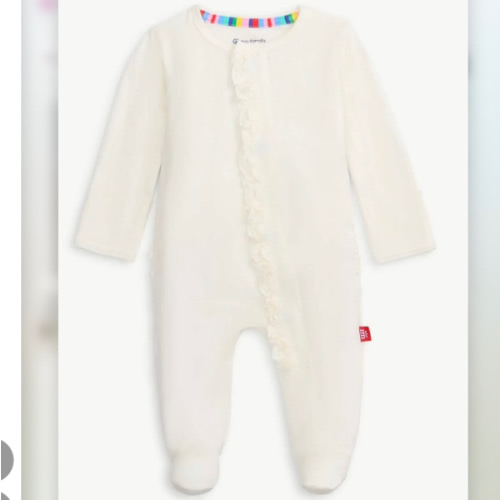 Magnetic Footie with Ruffle – Magnetic Me