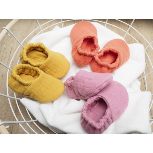 Muslin baby shoes, Soft sole Newborn shoes, Prewalkers, Cloth slippers, Baby moccs, Doiblw gauze shoes, Double gauze moccs, Infant shoes