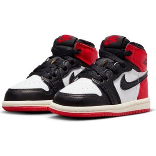 Kids' Air Jordan 1 Retro High OG Basketball Sneaker, 2 M