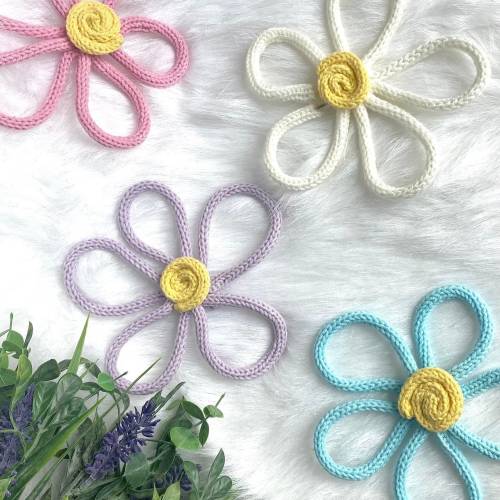 Knitted Daisy Decor, Nursery Wall Art, Nursery Flower Decor, Wire Flower, Knitted Flowers for kids room