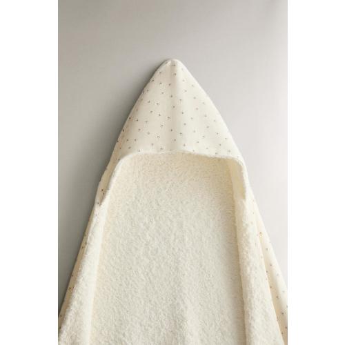 MUSLIN HOODED BABY TOWEL WITH FLORAL DESIGN