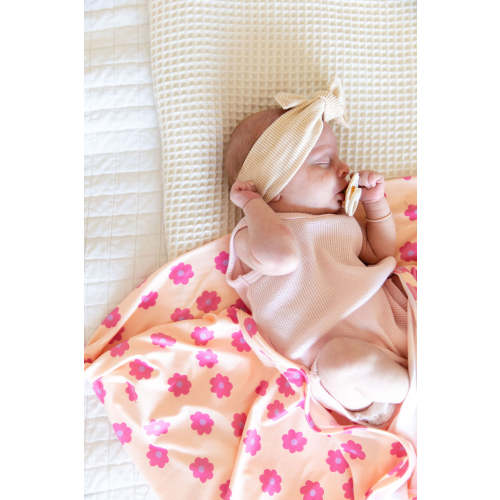 PINK DAISY | SWADDLE
