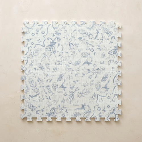 House of Noa Emile Play Mat in Delft Blue Floral