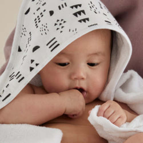 3-Piece Organic Cotton Hooded Towel Set, Tossed Skulls | Honest Baby Clothing