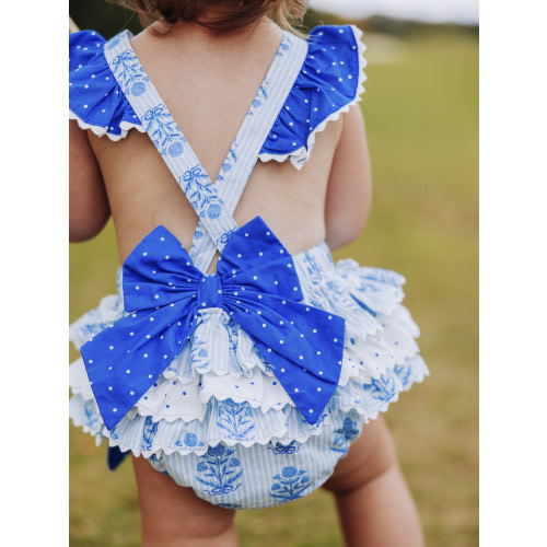 Vintage Bow Bubble - Classic Nostalgia
