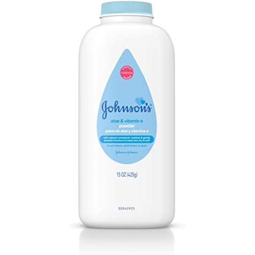 Johnson's Baby Powder, Naturally Derived Cornstarch with Aloe & Vitamin E for Delicate Skin, Hypoallergenic and Free of Parabens, Phthalates, and Dyes for Gentle Baby Skin Care, 15 oz