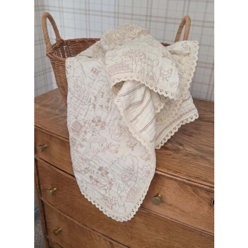 Ida Homestead Toile De Jouy QUILTED 6 Layer Gauze Blanket
