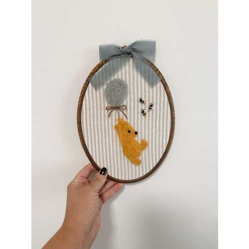 Vintage Inspired Winnie The Pooh with Balloon and Bees – Needle Felt Wall Art in Wooden Embroidery Hoop (9.8”x7“)