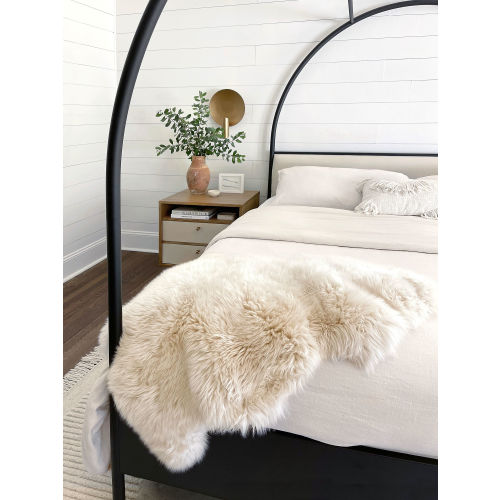 Single-Pelt (2' x 3.5') Australian Sheepskin Rug