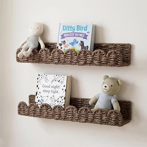 Scalloped Nursery Bookshelf, Set of 2 Floating Shelves, Woven Paper Straw Wall Storage with Metal Frame, Eco-Friendly Lightweight Display Rack for Kids' Room (Brown Paper Straw)