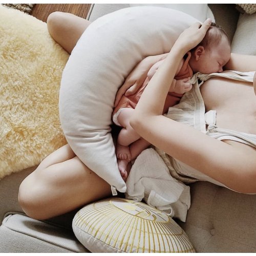(1) The MoonWomb™ ☾ Pillow 100% Organic – The Sustainable Baby Co.