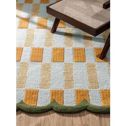 Hand Tufted Checkered 100% Wool Area Rug with Scalloped Edges - 7x10 Ft