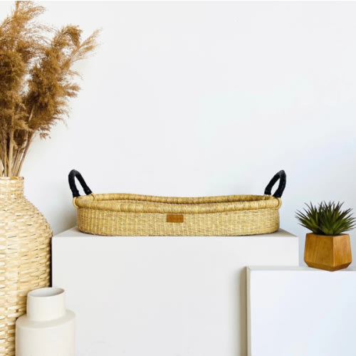 Lounging Moses Basket - Black Handle