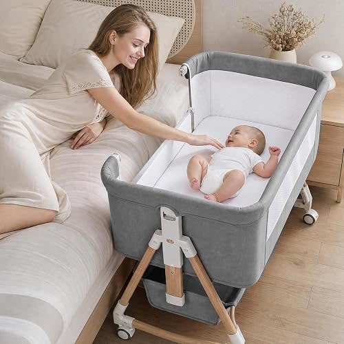Uuoeebb Baby Bassinet, 3 in 1 Bedside Bassinets for Baby, 6 Height Adjustable Bassinet Bedside Sleeper with Mattress, Breathable Mesh, Lockable Univesal Wheels, Storage Basket, Easy to Assemble(Grey)
