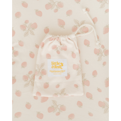 Bassinet Sheet | Strawberries – Little and Fern