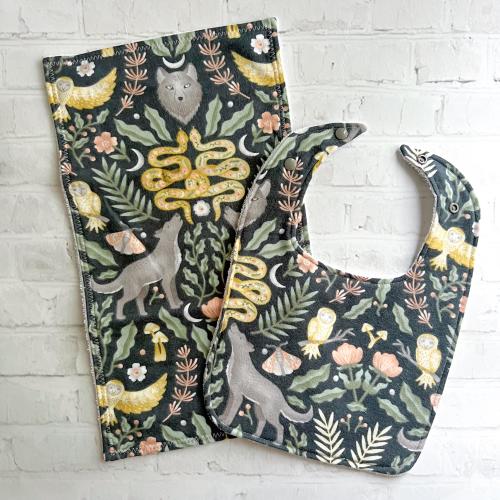 Forest Animal Baby Bib & Burp Cloth Set – Handmade Baby Gift – Woodland Creatures – Gender Neutral