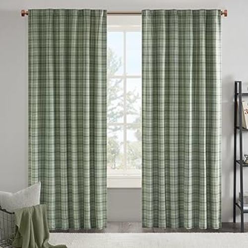 Madison Park Anaheim Cabin Plaid Curtain Window, Thermal Insulated Fleece Lining, Living Room Decor Room Darkening Drape for Bedroom, 1-Single Panel Pack, 50x63 Rod Pocket, Green