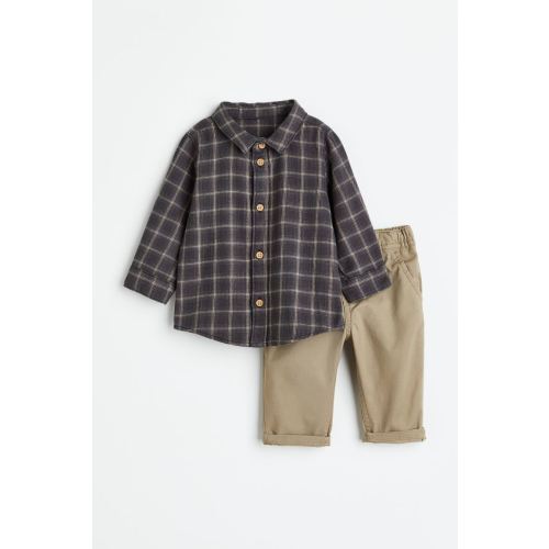 2-piece shirt and trousers set