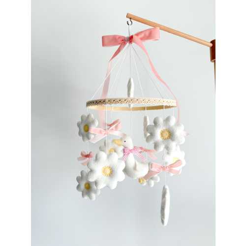 Handmade Geese Felt Mobile: Vintage Nursery Decor with Daisies