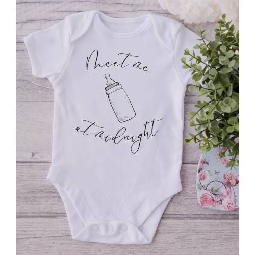 Meet Me At Midnight Baby Onesie, Taylor Swift Baby Gift, Swiftie New Mom Gift, Taylor Swift Baby, Tiny Swiftie, Eras Tour Baby Outfit
