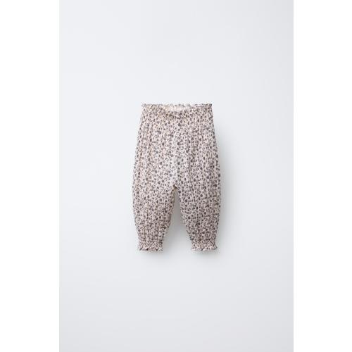 Zara: FLORAL TEXTURED PANTS - Ecru, 6-9M