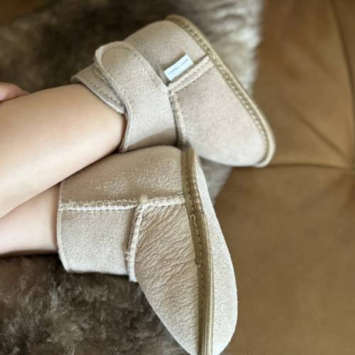 Sheepskin Baby Booties– East Perry