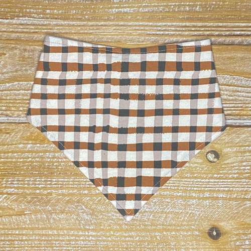 Bandana Bib in Woolley Umber