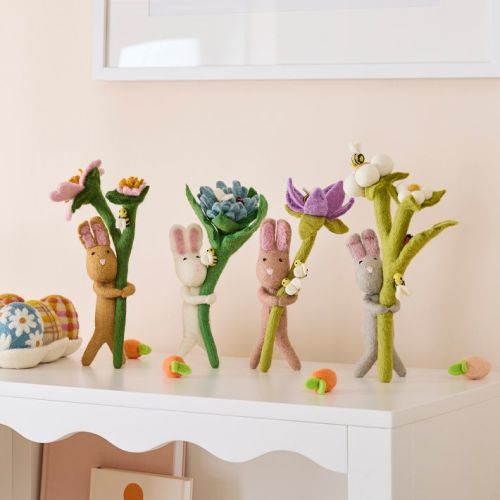 Felt Bunnies Holding Flowers (Set of 4)