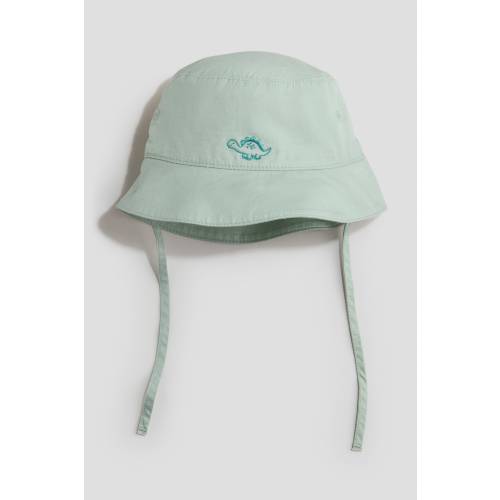 SUN HAT