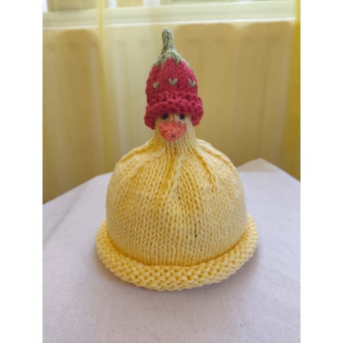 Handknit cotton strawberry duck hat for baby size 0-3 months