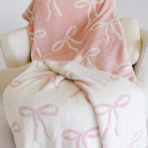 Adult Plush Throw Blanket in Halle – Silks