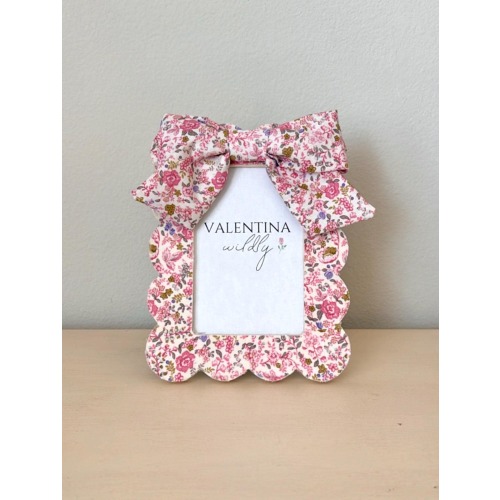 Floral Picture Frame: Handmade Scalloped Wood Frame with Pink Bow (4x6)
